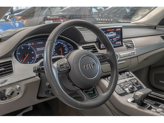 Audi A8 4.2TDI/Long/Bose/Design Selection/137к км/Алкантар - автомобили, коли, обяви за нови и употребявани 5