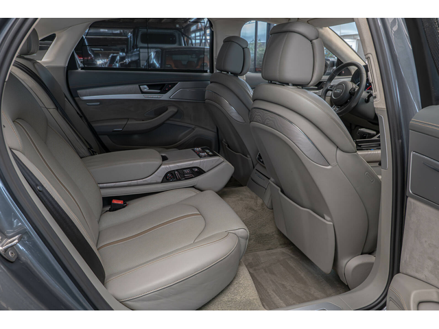 Audi A8 4.2TDI/Long/Bose/Design Selection/137к км/Алкантар - автомобили, коли, обяви за нови и употребявани 6