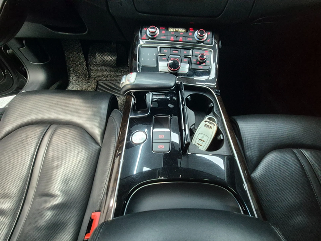 Audi A8 * TDI* QUATTRO* Camera* Keyless* АВТОКРЕДИТ - автомобили, коли, обяви за нови и употребявани 8