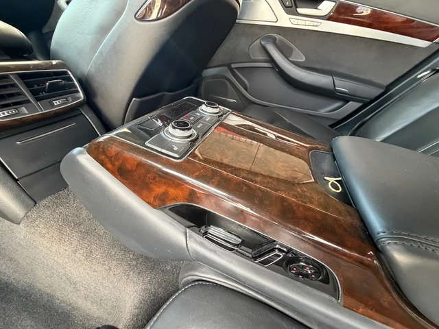 Audi A8 MATRIX* LONG* 3.0D* БАРТЕР - автомобили, коли, обяви за нови и употребявани 11