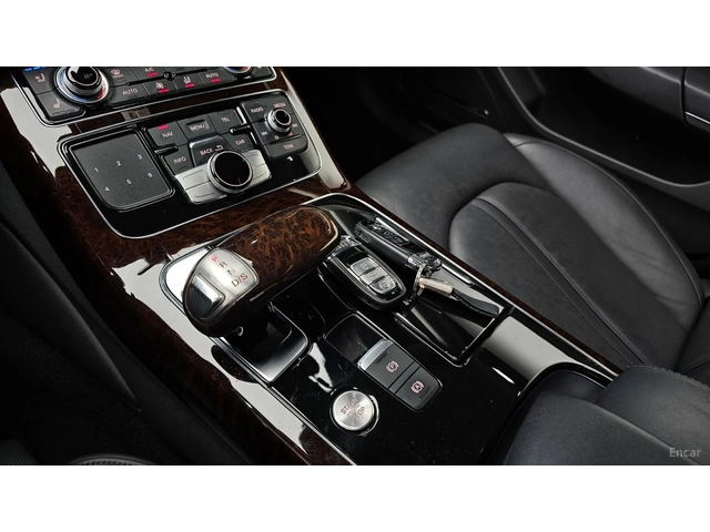 Audi A8 4.2 TDI* QUATRRO* PANO* КОЖА* ПОДГРЕВ* ОБДУХВ* НАВ - автомобили, коли, обяви за нови и употребявани 8