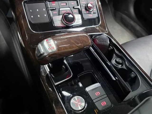 Audi A8 3.0 TDI Quattro - автомобили, коли, обяви за нови и употребявани 8
