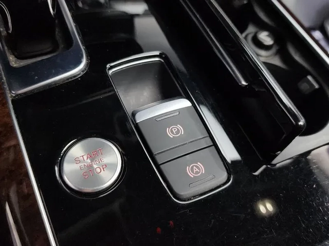Audi A8 3.0 TDI Quattro - автомобили, коли, обяви за нови и употребявани 12