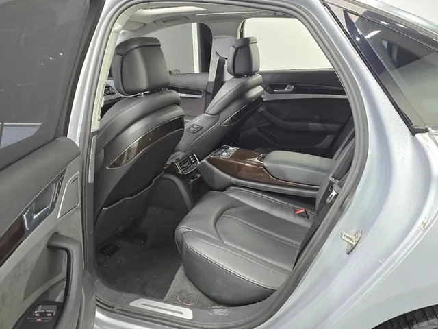 Audi A8 4.2 TDI QUATTRO - автомобили, коли, обяви за нови и употребявани 10