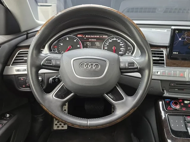 Audi A8 4.2 TDI QUATTRO - автомобили, коли, обяви за нови и употребявани 12