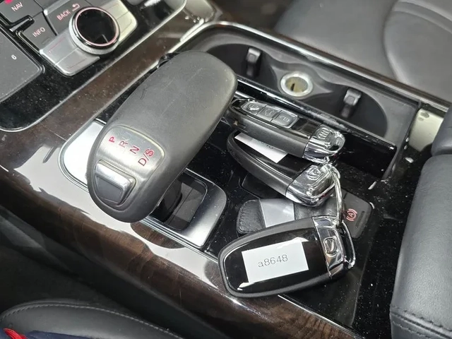 Audi A8 4.2 TDI QUATTRO - автомобили, коли, обяви за нови и употребявани 8