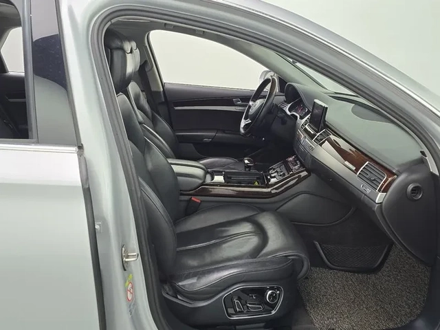 Audi A8 4.2 TDI QUATTRO - автомобили, коли, обяви за нови и употребявани 10