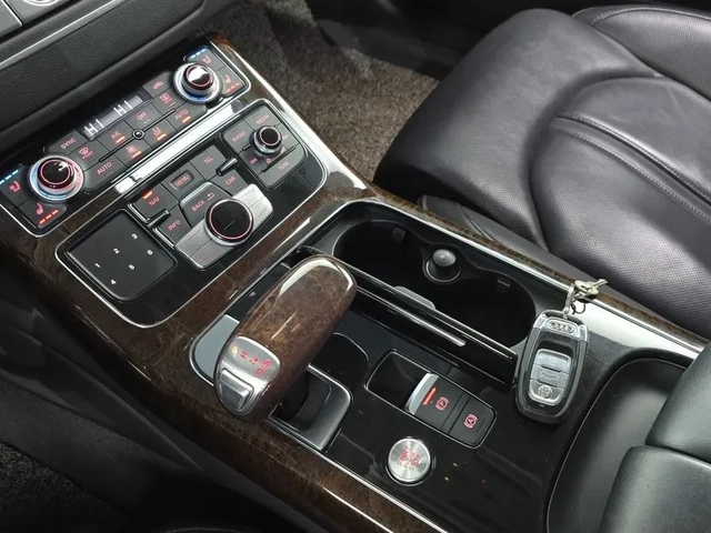 Audi A8 4.2 TDI QUATTRO - автомобили, коли, обяви за нови и употребявани 8
