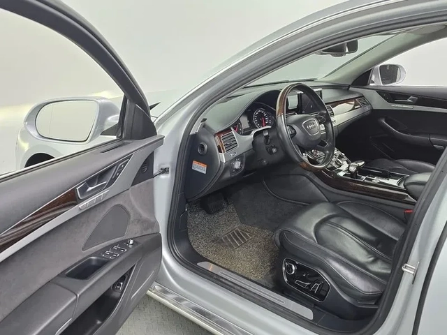 Audi A8 4.2 TDI QUATTRO - автомобили, коли, обяви за нови и употребявани 9