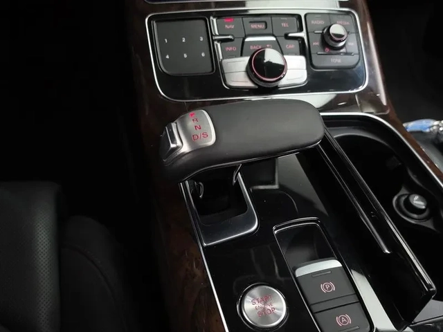 Audi A8 3.0 TDI Quattro - автомобили, коли, обяви за нови и употребявани 8