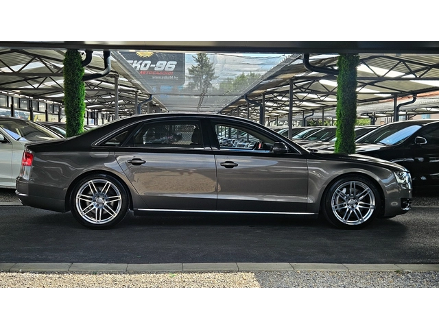 Audi A8 L/4.2TDI/TV/DISTR/BOSE/CAMERA/ОБДУХ/МАСАЖ/ВАКУМ/LI - автомобили, коли, обяви за нови и употребявани 3
