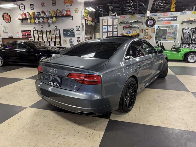 Audi A8 4.0T* V8* 450К.С+ * 360* HUD* ОБДУХ* ДИСТРОНИК - автомобили, коли, обяви за нови и употребявани 4