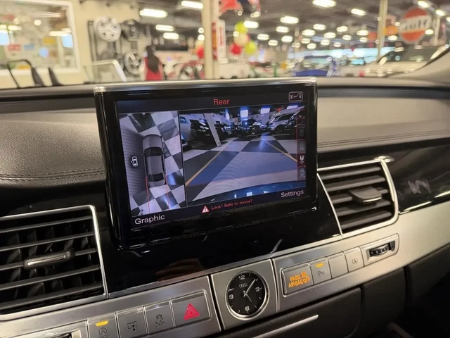 Audi A8 4.0T* V8* 450К.С+ * 360* HUD* ОБДУХ* ДИСТРОНИК - автомобили, коли, обяви за нови и употребявани 6