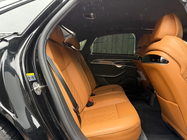 Audi A8 Гаранционен Реален пробег - автомобили, коли, обяви за нови и употребявани 13