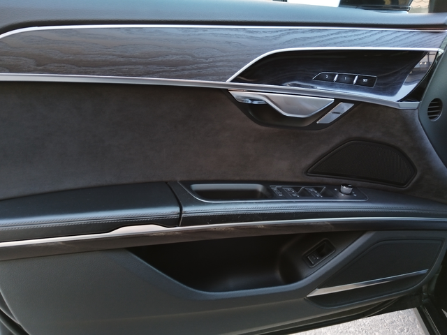 Audi A8 L - автомобили, коли, обяви за нови и употребявани 10