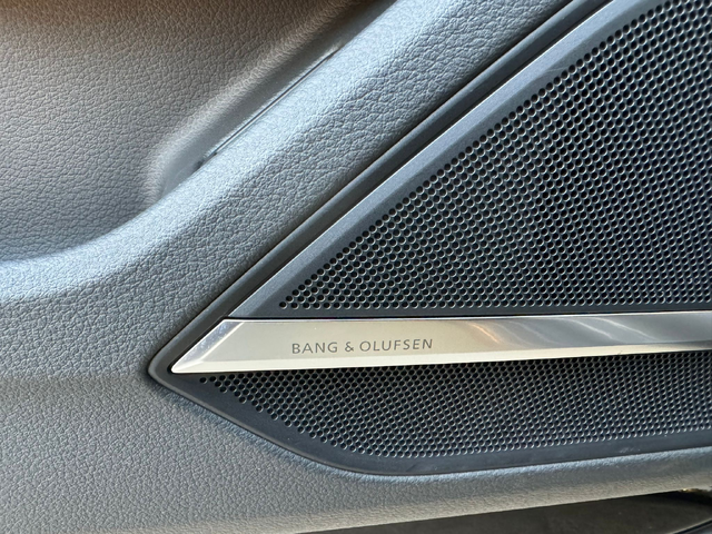 Audi A8 L ЛИЗИНГ* БАРТЕР 60TFSI 4.0T ELE HYBRID V8 FULL - автомобили, коли, обяви за нови и употребявани 19