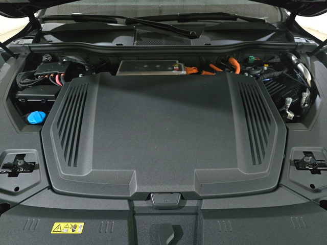 Audi E-Tron DISTRONIK* 360* LANE ASSIST* KEYLESS* ПОДГРЕВ* PAN - автомобили, коли, обяви за нови и употребявани 15