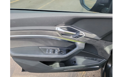 Audi E-Tron PRESTIGE* B&O* МАСАЖ* 360* LANE ASSIST* PANO* ОБДУ - автомобили, коли, обяви за нови и употребявани 13