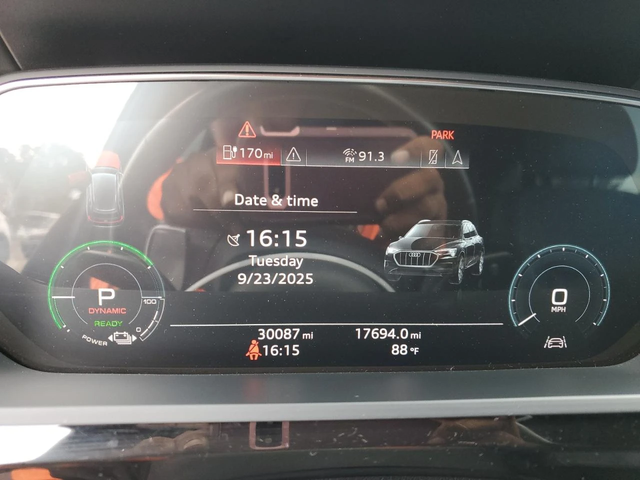 Audi E-Tron SPORTBACK PRESTIGE* АВТО КРЕДИТ - автомобили, коли, обяви за нови и употребявани 8