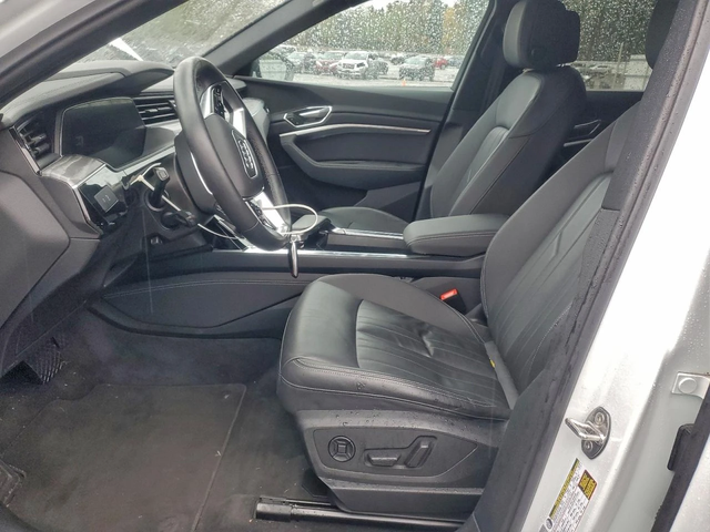 Audi E-Tron PREMIUM* - автомобили, коли, обяви за нови и употребявани 8