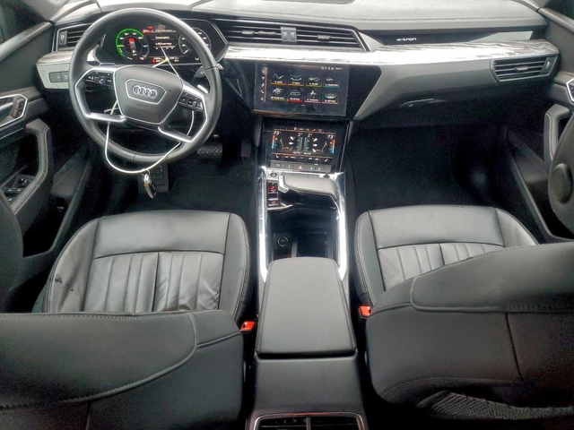 Audi E-Tron PREMIUM* - автомобили, коли, обяви за нови и употребявани 9