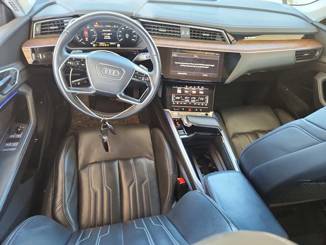 Audi E-Tron PRESTIGE - автомобили, коли, обяви за нови и употребявани 8