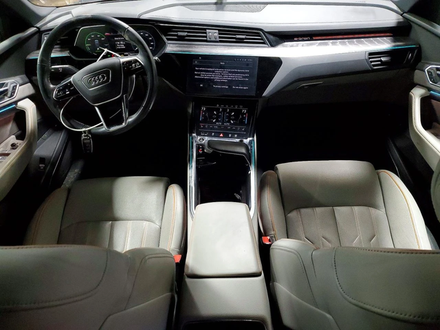 Audi E-Tron * CHRONOS* КОЖА* ПАНОРАМА* ПОДГРЕВ* QUATTRO* - автомобили, коли, обяви за нови и употребявани 7