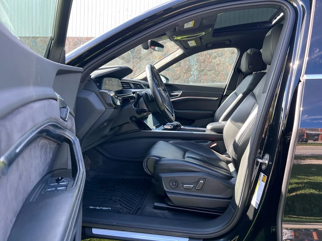 Audi E-Tron TECHNIK* 360 KAMERA* HEADUP* ПАМЕТ* 4 ПОДГРЕВА* - автомобили, коли, обяви за нови и употребявани 14