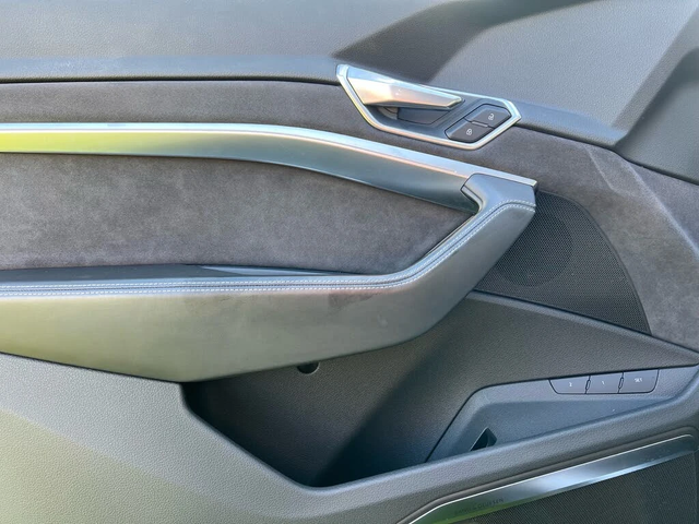 Audi E-Tron TECHNIK* 360 KAMERA* HEADUP* ПАМЕТ* 4 ПОДГРЕВА* - автомобили, коли, обяви за нови и употребявани 15