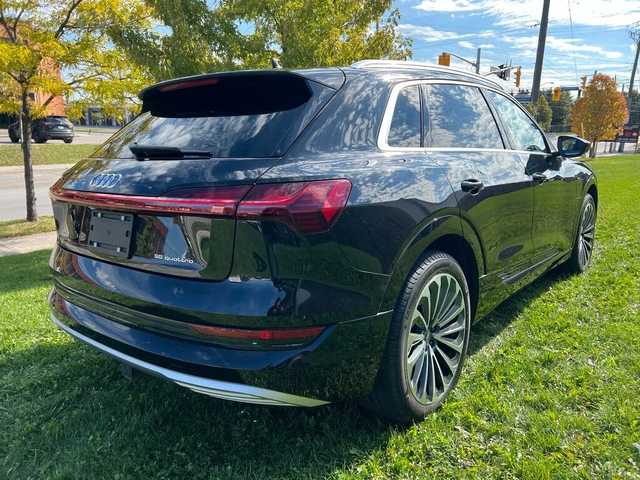 Audi E-Tron TECHNIK* 360 KAMERA* HEADUP* ПАМЕТ* 4 ПОДГРЕВА* - автомобили, коли, обяви за нови и употребявани 3