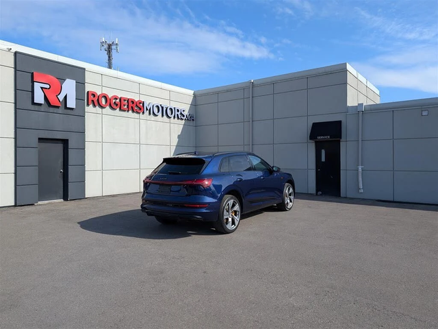 Audi E-Tron TECHNIK* QUATTRO* АвтоКредит* (ЦЕНА ДО БГ) - автомобили, коли, обяви за нови и употребявани 4