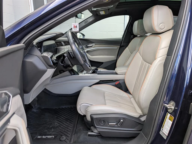 Audi E-Tron TECHNIK* QUATTRO* АвтоКредит* (ЦЕНА ДО БГ) - автомобили, коли, обяви за нови и употребявани 8