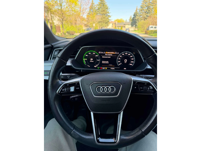 Audi E-Tron PROGRESSIVE * KEYLESS* ПОДГРЕВИ* ПАНОРАМА* DIGITAL - автомобили, коли, обяви за нови и употребявани 6