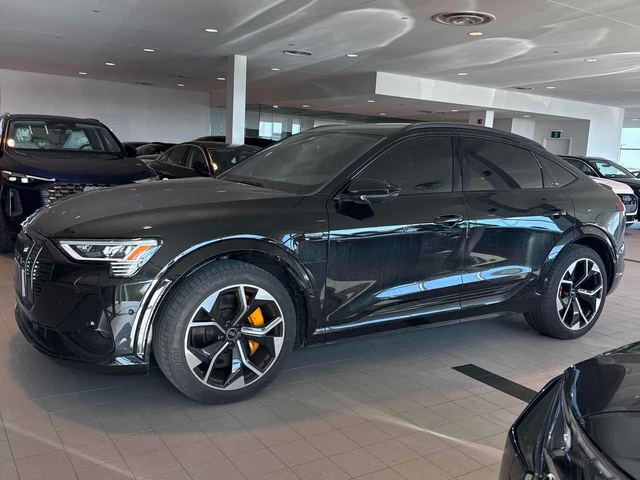 Audi E-Tron * S * ПРЕДСТАВИТЕЛСТВО * 360 * ПОДГРЕВ * ПАМЕТ - автомобили, коли, обяви за нови и употребявани 1