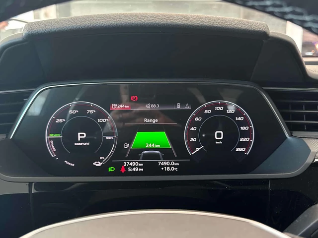 Audi E-Tron * S * ПРЕДСТАВИТЕЛСТВО * 360 * ПОДГРЕВ * ПАМЕТ - автомобили, коли, обяви за нови и употребявани 7