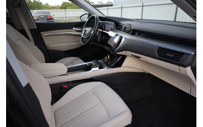 Audi e-Тron e-Тron - автомобили, коли, обяви за нови и употребявани 7