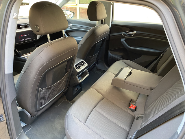 Audi E-Tron 50 quattro Business edition/ 90% SOH - автомобили, коли, обяви за нови и употребявани 10