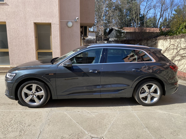 Audi E-Tron 50 quattro Business edition/ 90% SOH - автомобили, коли, обяви за нови и употребявани 6