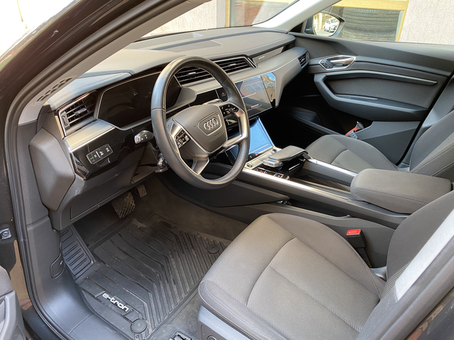 Audi E-Tron 50 quattro Business edition/ 90% SOH - автомобили, коли, обяви за нови и употребявани 8