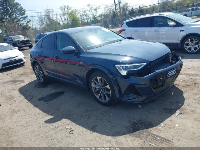 Audi E-Tron SPORTBACK PREMIUM QUATTRO - автомобили, коли, обяви за нови и употребявани 0