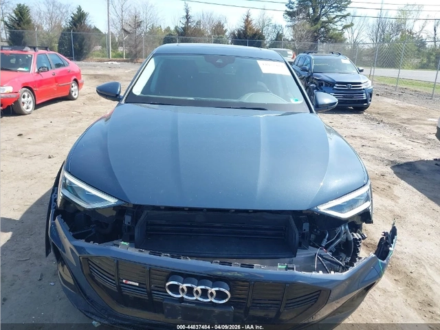 Audi E-Tron SPORTBACK PREMIUM QUATTRO - автомобили, коли, обяви за нови и употребявани 1