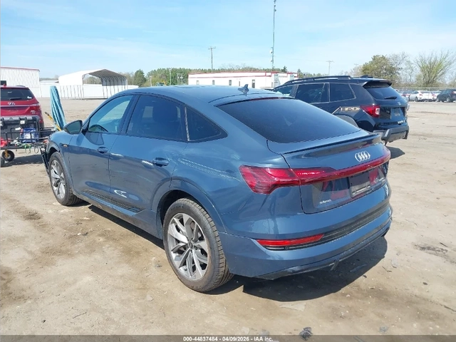 Audi E-Tron SPORTBACK PREMIUM QUATTRO - автомобили, коли, обяви за нови и употребявани 3