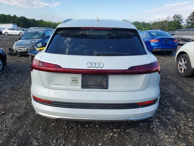 Audi E-Tron Prestige quattro - автомобили, коли, обяви за нови и употребявани 5