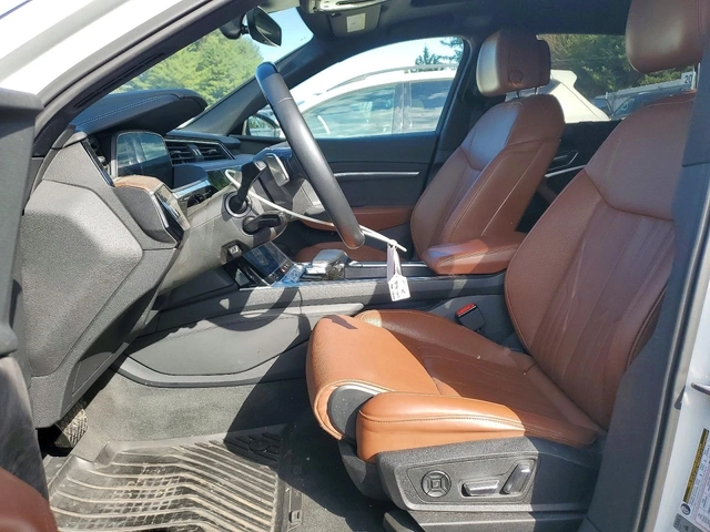 Audi E-Tron Prestige quattro - автомобили, коли, обяви за нови и употребявани 6