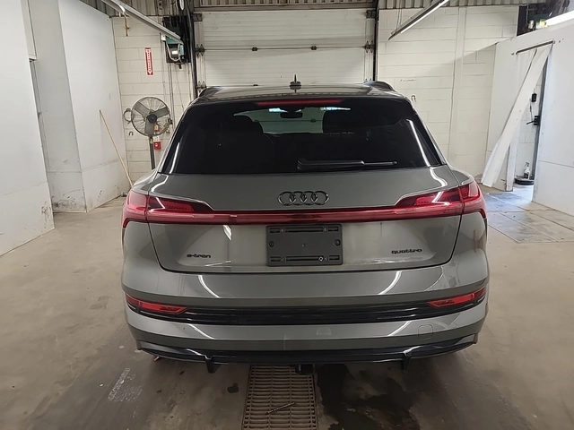 Audi E-Tron - автомобили, коли, обяви за нови и употребявани 4