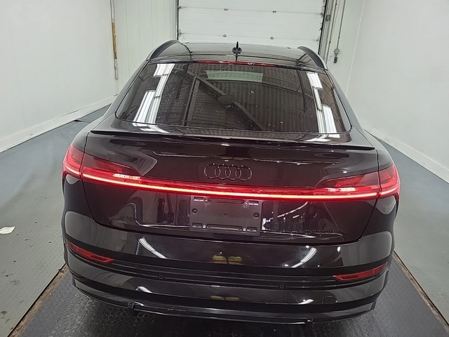 Audi E-Tron Sportback Technik / Quattro / HUD / Panorama / - автомобили, коли, обяви за нови и употребявани 4