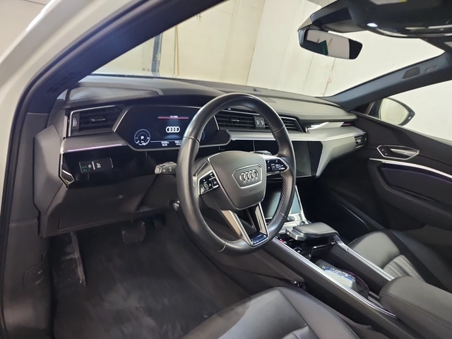 Audi E-Tron - автомобили, коли, обяви за нови и употребявани 10