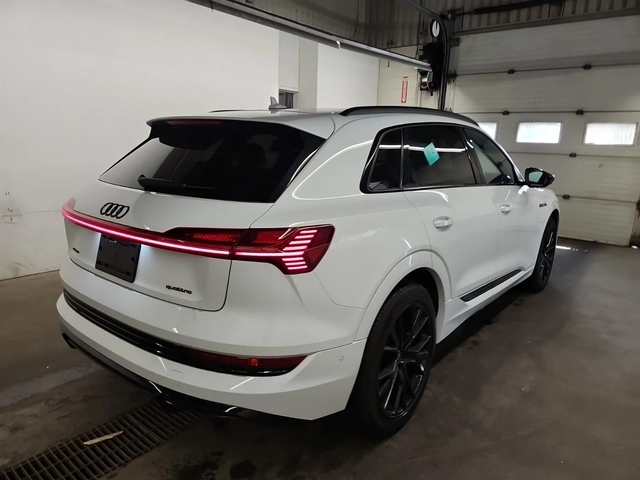 Audi E-Tron - автомобили, коли, обяви за нови и употребявани 3