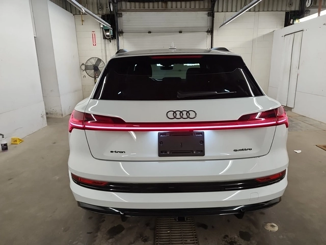 Audi E-Tron - автомобили, коли, обяви за нови и употребявани 4
