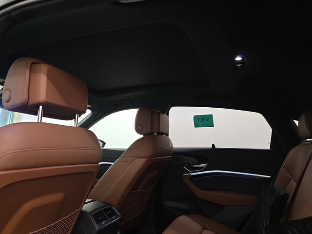 Audi E-Tron Sportback Technik / Quattro / HUD / - автомобили, коли, обяви за нови и употребявани 12
